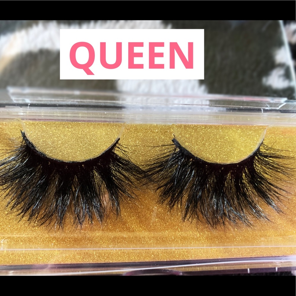 QUEEN EYELASHES